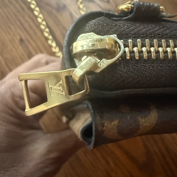 Louis Vuitton Monogram Canvas Pochette Phone Case Crossbody Bag - Picture 4 of 15